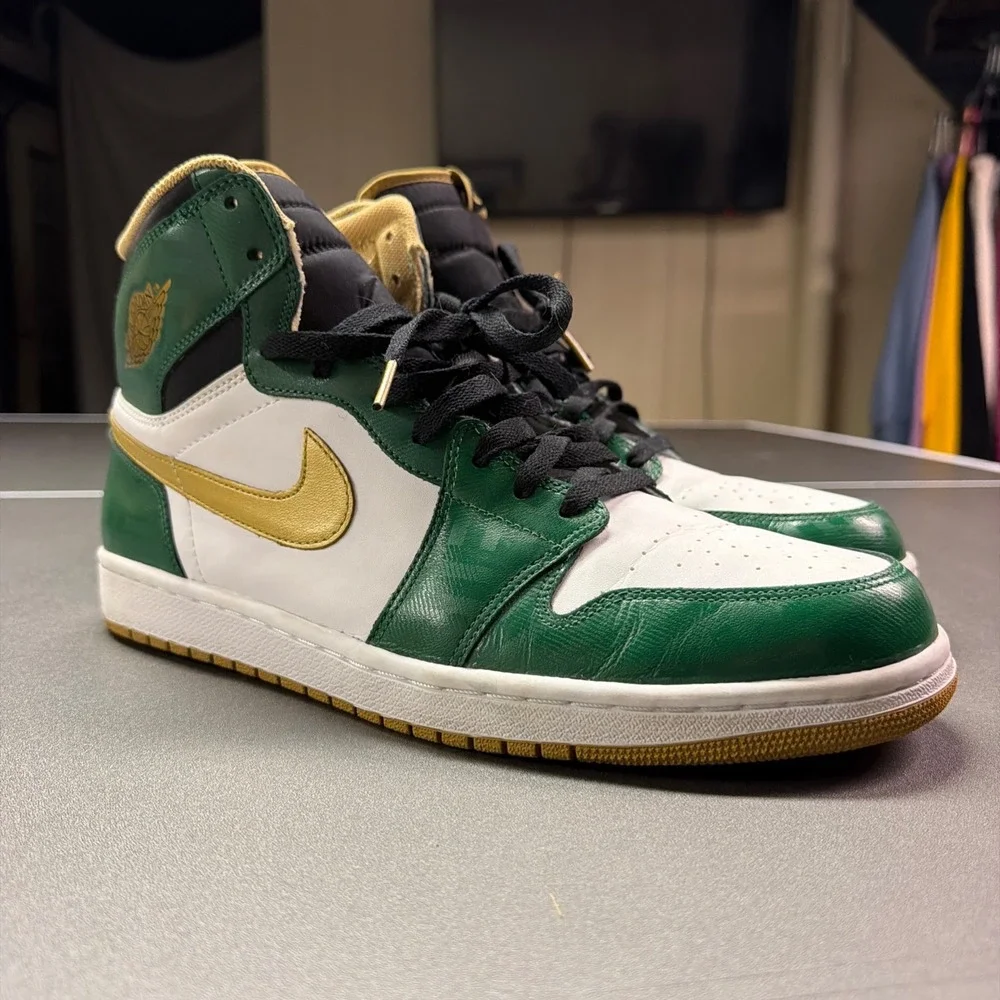 Nike Air Jordan 1 Retro High OG Celtics Sneakers 555088-315 Sz 12.5